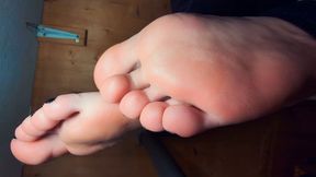 POV - Ignored and Used as the FEMBOY GAMER'S Footstool - SOLES, STIRRUPS, IGNORED, FACE FOOTSTOOL - You're a LOSER under my FEET - SWEATY FEMBOY FEET - I ignore you under my FEET while I GAME [1080p]