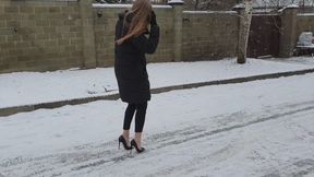 Italian high heels pumps vs very slippery ice, high heels on ice, sliding high heels on ice