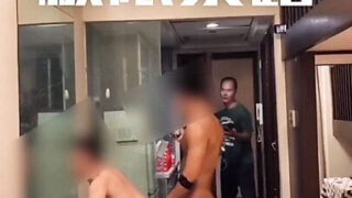 Casal, sem camisinha, webcam – putas asiáticas magras e gays sendo fodidas no cu