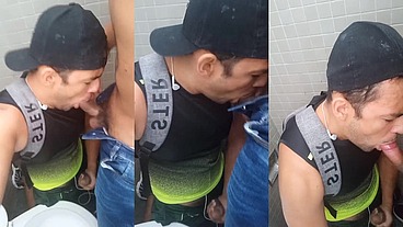 Sexo Oral Gay Banheiro Rodoviaria, macho mamou o trabalhador até ejacular de tanto prazer com aquele cheiro de homem.