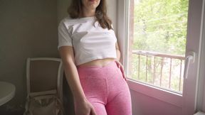 Naughty Stepsis Shows off Big Cameltoe Pussy in Yoga Pants