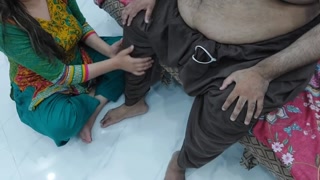 XXX Desi Beautiful Maid Doing Foot Massage Of Rich Old Man Fucking Both Holes With Clear Hindi Audio