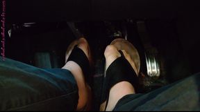 Pedal Pumping in Slippers ** Nylonfeet **