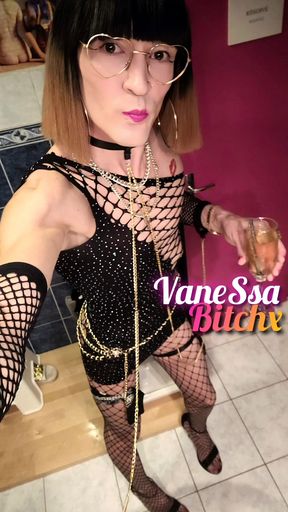 Come on, get ready, cock sucking, the guy is coming. BiRTHDay🎂BiTCH2025 VaneSsaBiTCHx PariSChienneTrvProd91