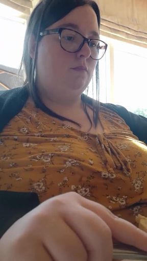 BBW SSBBW eating a full English whilst (no audio)