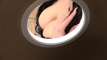 GLORI HOLD