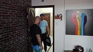Carioka guloso por rolona me chamou no seu ap e arrombei seu rabao guloso