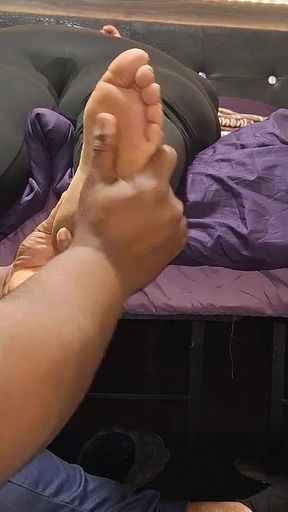 SSBBW New Orleans Finest Jackie's Size 10 Feet Gets Sucked on with Her Explosive Foot Job