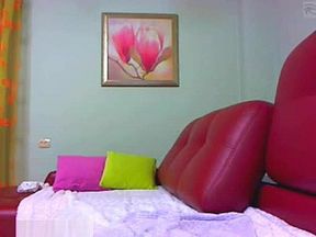 Girl showing off her sexy ass on webcam