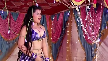 पहिलकी के गोली मर दा । PAHILKI KE GOLI MAR DA ।&#039_&#039_ LETEST HOT BHOJPURI ITEM SONG [ 2017 ] H