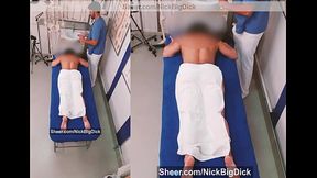 CREAMPIE - El masajista se folla a esta preciosa latina y se corre dentro de su co&ntilde_o