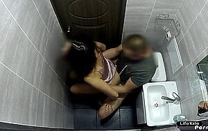 Lifekife, fucked a sweet slut in the toilet of a night