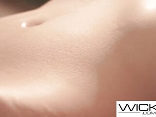 Mia De Vil Gets Massaged And Drilled