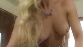 Stepmom Cherie De Ville seduces with hot pussy&#x270C; and facesitting