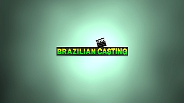 Uma gata delicosa com bunda linda e buceta suculenta gosta de fuder!!!!