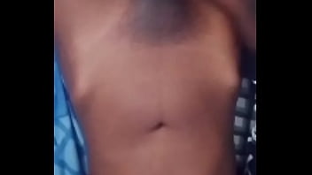 She squirts hard on the hospital bed