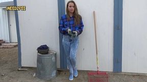 cheyenne jewel pisses her skintight jeans