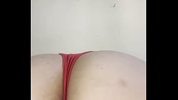Arab Hijab Girl Bends Over to Show Her Juicy Ass and Perfect Booty in Niqab