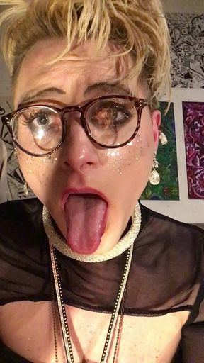 Weak Girly Sissy Whiteboi