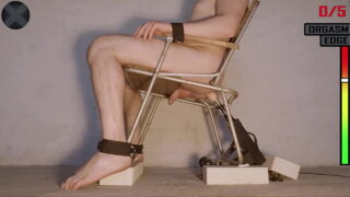 Ostre pierdolenie w tyłek sprawia, że hiszpańscy przystojniacy jęczą i eksplodują w mlecznych orgazmach