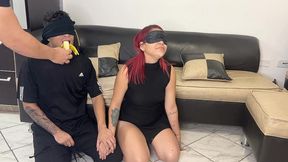 pareja de novios aceptan el juego de los ojos vendados pero todo es un engano para follar a la hermosa novia ntr netorare