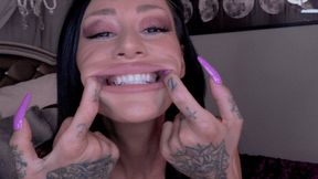 Willow Lansky: Mouth Tour - MP4 sd