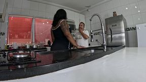 peguei minha amiga assim que todos sairam e meti o ferro no rabo da safada