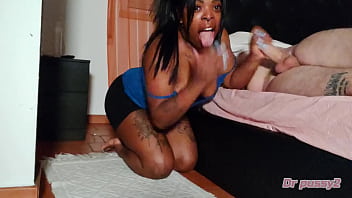 DR PUSSY2 - Ebony linda faz sexo oral secreto no cunhado com pau de 23cm na manh&atilde_