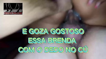 Corno ajuda o amigo com pau de cogumelo (era s&oacute_ pra sarrar no grelo,mas olha no que deu {COMPLETO NO RED})