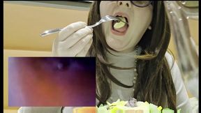A Fascinating Journey Through Science and Flavor: Nicoletta Observing the Inner Workings of Her Body via Pillcam While Enjoying Pizza and Fish at a Local Restaurant. 4K