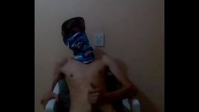 Viendo porno y escuchando m&uacute_sica, alg&uacute_n putito que quiera verga?