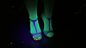 Giada's Fetish Legs &amp; Feet are Glowing in the Dark