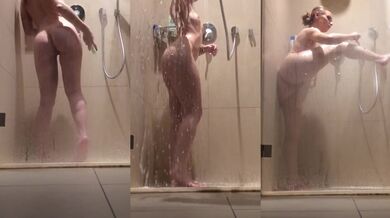 Tiny teen shaves her bush gushing in the shower