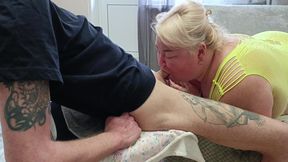 Mother-in-law Sucks off a Large Portion of Hot Cum From a Dick and Swallows It