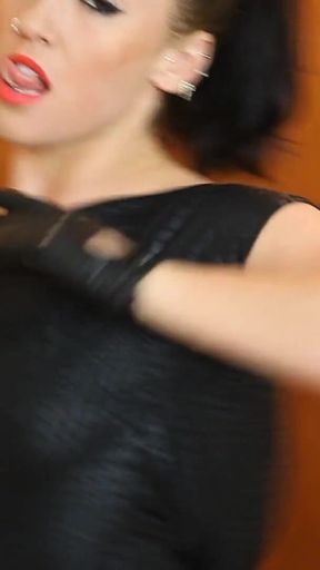 Kiki Devine - Sexy Strippergram