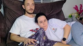 stepsister chega da escola... e tira minha atencao do jogo do brasil