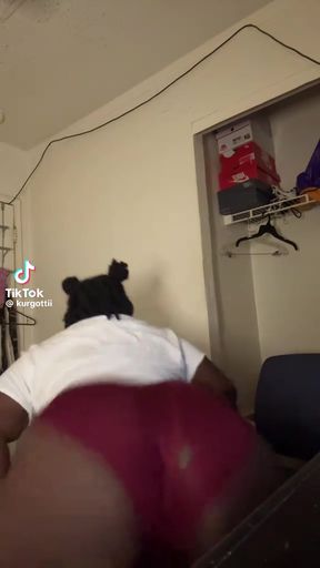 Curvy ebony babe showcases her juicy booty