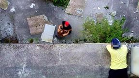 Nous avons fait l'amour dans ce b�timent abandonn� mais il n'�tait pas vide