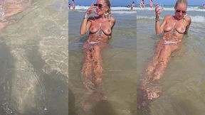 topless a la plage