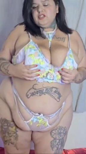 Irresistible Curves in Stunning Lingerie