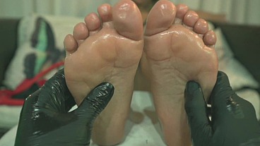 Latina’s First Day Exploring Foot Fetish in a Private Office Setting