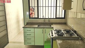 na cozinha com a minha vizinha quando o marido dela sai de casa