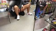 アダルトショップで他のお客さんもいてるのにエッチなお遊びしちゃいました💛