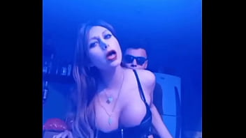 CON ESTA CHICA TUVIMOS SEXO EN UNA FIESTA QUE NOS EXCITO DEMASIADO EN UN LUGAR COMO ESTE Y ESO LA DILATO MAS PARA TENER EL MEJOR SEXO QUE HAYA TENIDO HASTA EL MOMENTO DISFRUTANDOLO DEMASIADO