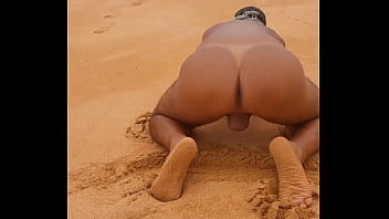 Ladysilva pelada na praia que bunda gostosa de marquinha , quero um pau no meu cuzinho guloso