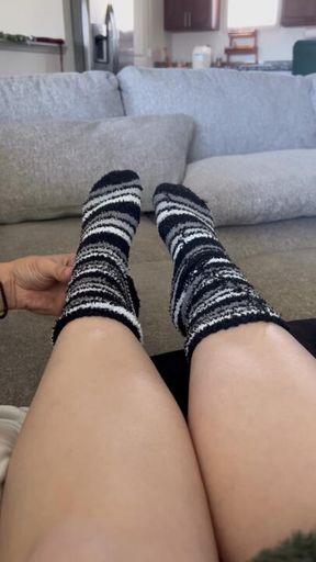 Sock Removal & Foot Rub – Lotion Worship Session 👣✨