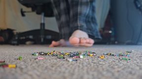 4K Infestation of tinies at guys feet (non VR version)