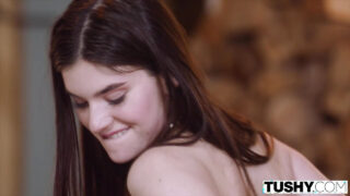 Mamada, vaquera &#8211; recopilación: vídeo de las morenas Alexis Crystal, Alexis Tae, Emelie Crystal, Kira Noir, Lika Star, Little Caprice, Lolly Small, Marilyn Sugar, Sara Belle y Stefany Kyler recibiendo polla del culo a la boca por Alberto Blanco