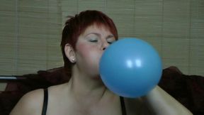 Annadevot -  Play with penis balloons