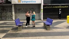amigas aprontando no centro da cidade em publico, a rabuda e a peituda gozaram na oliveira lima gostoso. - manddy may